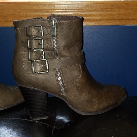 JustFab brown booties - Picture 3 of 6